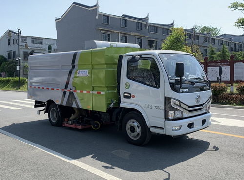 自動(dòng)掃路車與8方掃路車價(jià)格解析 環(huán)衛(wèi)車輛投資指南